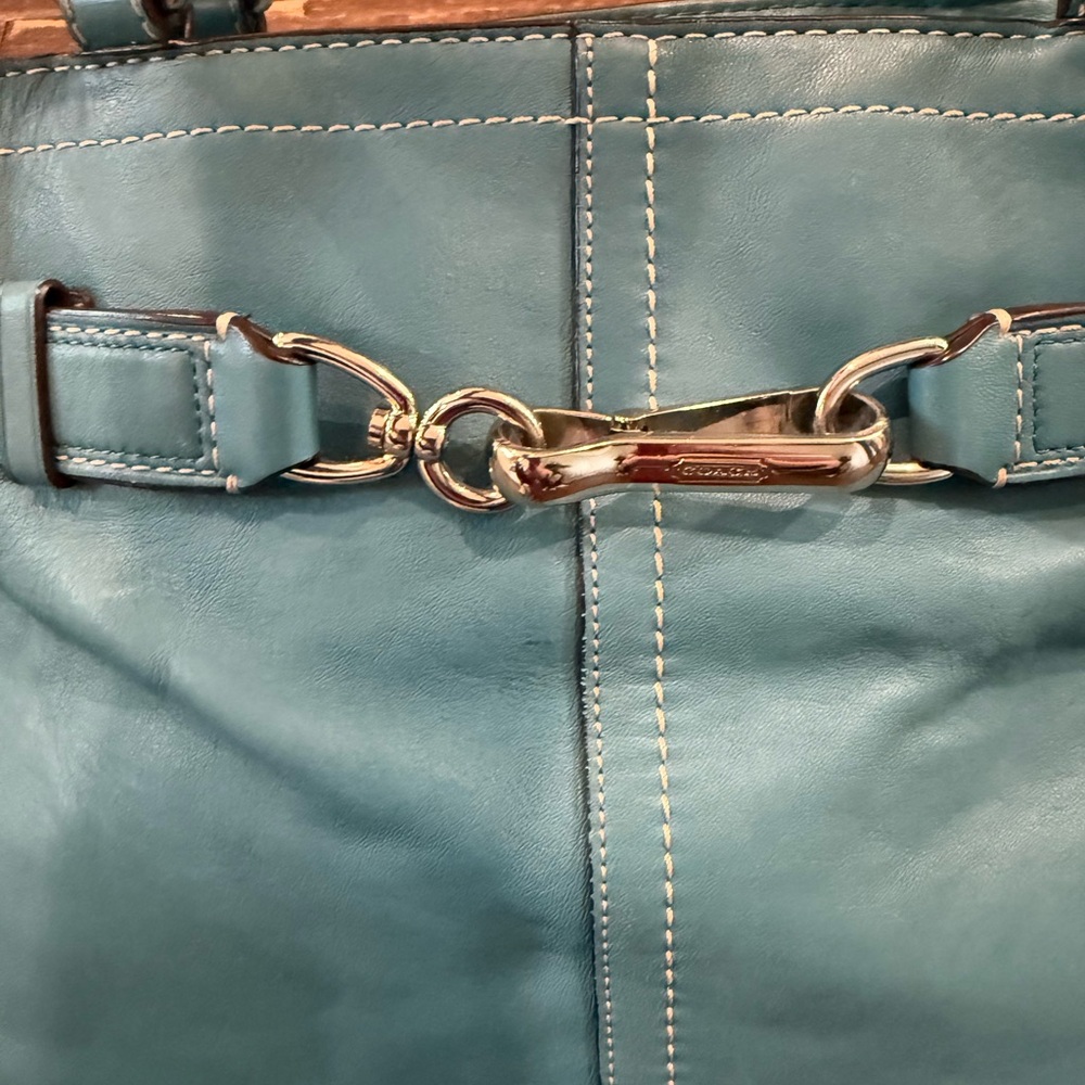 Coach Blue Leather Shoulder Bag with Silver Hardware - Picture 2 of 6